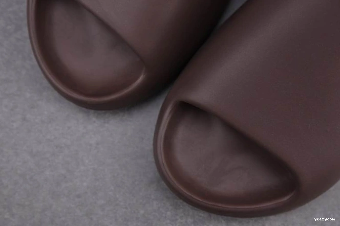 G55495 Adidas Soot Yeezy Slide 1001